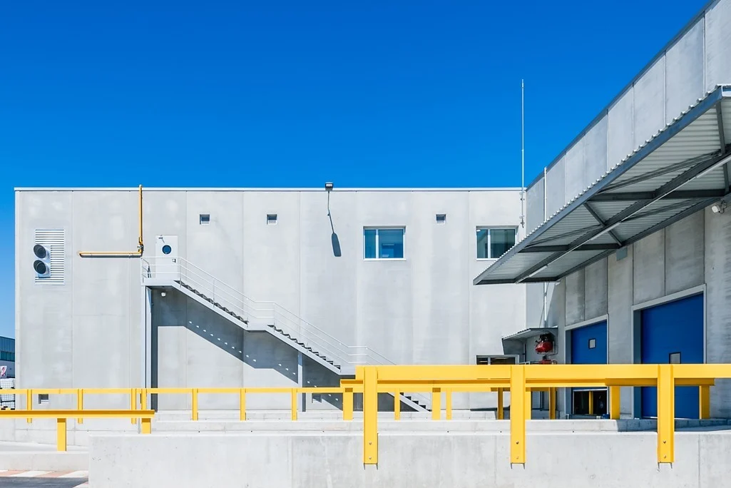 Nueva mave almacén Akzo Nobel