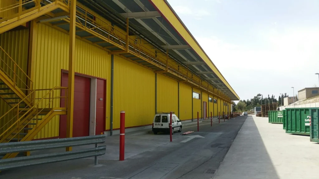 Nuevo almacén, oficinas y área de producción Fruselva