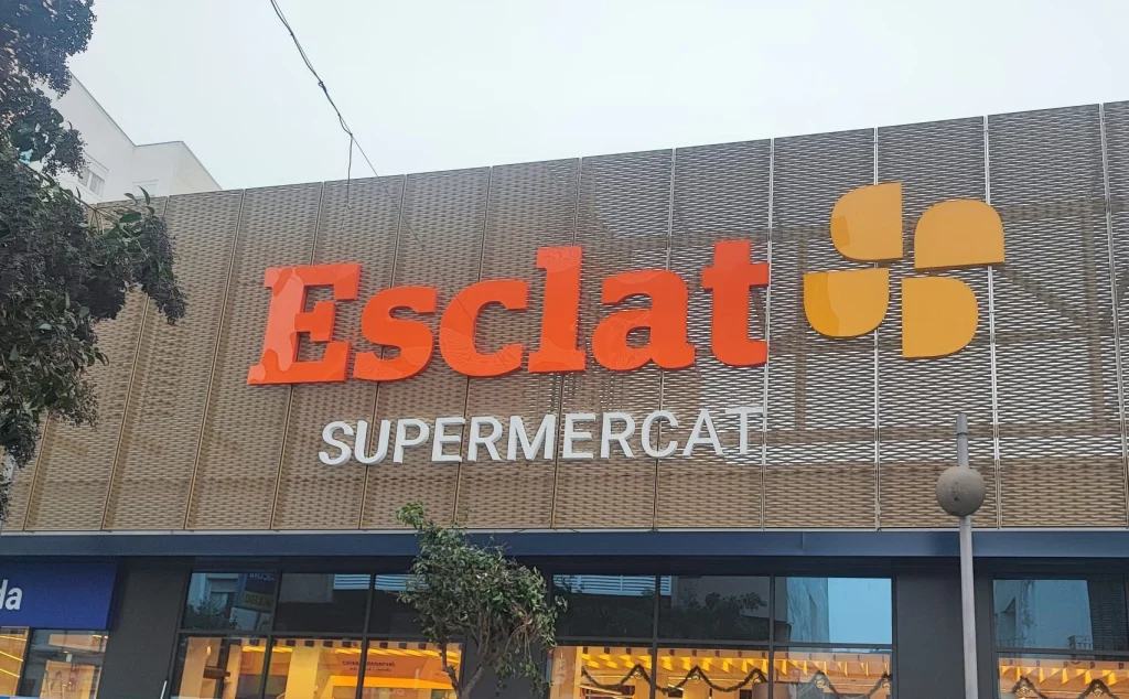 Nou Supermercat Esclat